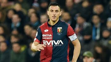 Coincidió con Pinilla en:
Genoa en la temporada 2014 - 2015.