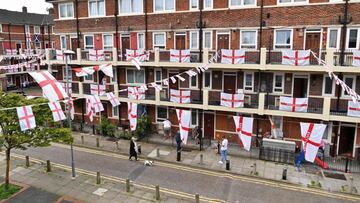 Espectacular imagen del ambiente festivo que viven las calles de Londres, volcadas con su selección en esta final.