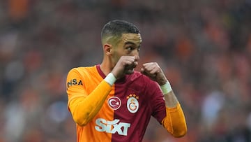 ISTANBUL, TURKEY - MAY 19: Hakim Ziyech of Galatasaray gestures during the Turkish Super League match between Galatasaray and Fenerbahce at Rams Park on May 19, 2024 in Istanbul, Turkey. (Photo by Ulrik Pedersen/DeFodi Images via Getty Images)