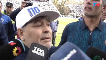 Maradona rompió a llorar y señaló a los dos culpables de su veto en el fútbol argentino