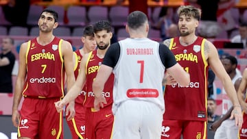 LIMASSOL (Cyprus), 28/08/2025.- Players of Spain look disappointed after losing the FIBA EuroBasket 2025 group C basketball match between Georgia and Spain, at the Spyros Kyprianou Arena in Limassol, Cyprus, 28 August 2025. (Baloncesto, Chipre, España) EFE/EPA/GEORGI LICOVSKI