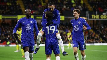 Soccer Football - Premier League - Watford v Chelsea - Vicarage Road, Watford, Britain - December 1, 2021 Chelsea's Hakim Ziyech celebrates scoring their second goal with Mason Mount REUTERS/David Klein EDITORIAL USE ONLY. No use with unauthorized au