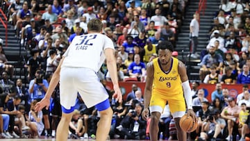 Bronny James, defendido por Cooper Flagg, el número 1 del último draft de la NBA.