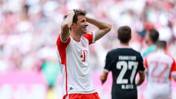 Munich (Germany), 27/04/2024.- Munich's Thomas Mueller reacts during the German Bundesliga soccer match between Bayern Munich and Eintracht Frankfurt in Munich, Germany, 27 April 2024. (Alemania) EFE/EPA/LEONHARD SIMON