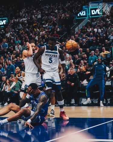 Edwards anotó 32 puntos, con 25 de ellos en la segunda mitad, durante la victoria de los Timberwolves sobre Utah.
