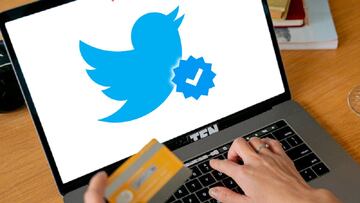 Twitter planea cobrarte 20 euros al mes para mantener tu verificado