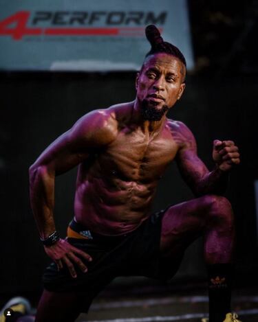 Ahora es entrenador personal, dedica su vida al fitness.