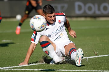 El volante ucraniano se fracturó el peroné y sufrió una luxación de tobillo en un partido de Serie A al intentar llegar antes que el atacante al balón. Al internacional ucraniano se le quedo clavado el pie de apoyo al suelo, produiendose asi su grave lesión. La imagen fue impactante y su pierna requirió cirugía inmediata, quedando fuera por 5 meses.