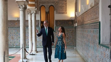 Sus Majestades los Reyes, Don Felipe y Doña Letizia, en el Real Alcázar para asistir a la cena de gala que ofrecen con motivo de la "IV Conferencia Internacional sobre la Financiación para el Desarrollo de Naciones Unidas", a 29 de junio de 2025, en Sevilla (Andalucía, España)
30 JUNIO 2025
Casa de S.M. el Rey
29/06/2025