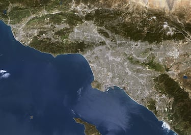 Es la ciudad más poblada del estado de California y la segunda ciudad más poblada de Estados Unidos, tras Nueva York.