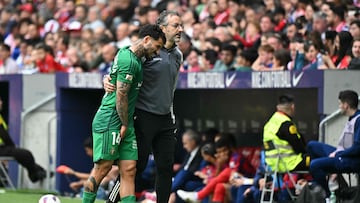 Rubén García se retira lesionado en el Civitas Metropolitano.