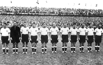 Alemania partía como la “cenicienta”, ya que no contaba con el mejor equipo ni con los jugadores más experimentados, sumado a que la situación del país era difícil y con un sentimiento derrotista, tras perder en la trágica Segunda Guerra Mundial. Como se ha mencionado antes, comenzó su andadura coincidiendo con Hungría. A pesar de recibir una contundente goleada, logró pasar como segunda de grupo. No se conformó con el pase y se clasificó a la final, gracias a las victorias contra la fuerte Yugoslavia y frente a Austria en semifinales por un saco de goles.