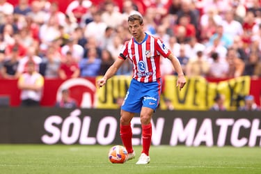 El ex capitán y leyenda del Chelsea está como agente libre a sus 35 años. Sus últimas dos temporadas las ha jugado en el Atlético de Madrid, donde las lesiones le han sido un auténtico quebradero de cabeza, perdiéndose más de 10 partidos cada campaña. Vistió la camiseta ‘blue’ durante 10 años y allí ganó los títulos más importantes de su carrera; dos Premier Leagues, dos Europa Leagues y una Champions .Como internacional, el defensa ha jugado con ‘La Roja’ tres Mundiales, dos Eurocopas y los Juegos Olímpicos de 2012.