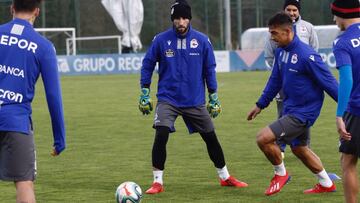 Dani Giménez, durante el entrenamiento del Deportivo.