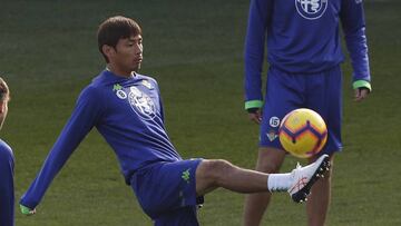 Takashi Inui.