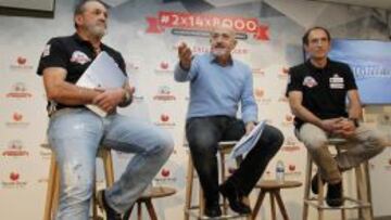 Juanito Oiarzabal y Alberto Zerain, junto a Sebastián Álvaro.