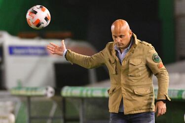 "Aunque me duela mucho, respeto mi destitución"