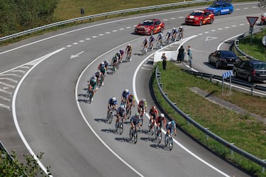El pelotón durante la etapa 13 de la Vuelta Ciclista a España 2025.