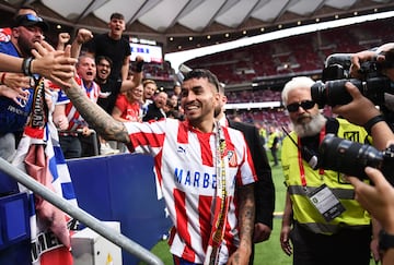 Formado en San Lorenzo, ganó el Torneo Inicial 2013 y fichó por el Atlético de Madrid en 2014, aunque retrasó su llegada por una operación cardíaca. Con el Atleti ha ganado LaLiga 2020-21, la Europa League 2018 y la Supercopa de Europa. Tras una década en el Atlético de Madrid, en la que disputó más de 400 partidos, siendo una pieza clave en la rotación del Cholo, Angelito se marcha al futbol mexicano, a jugar en los Tigres, a cambio de 8 millones de euros.