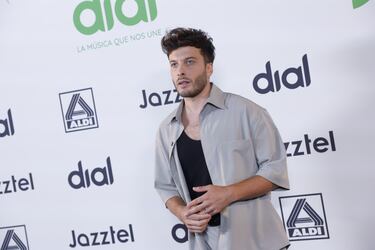 El representante de España en 'Eurovisión 2021' busca cautivar a la audiencia con su simpatía y naturalidad. No es la primera vez que se presenta a un concurso, aunque en anteriores ocasiones sí eran de carácter musical como 'Eurojunior 2004'.
