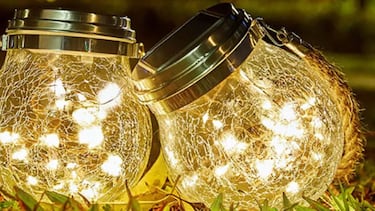 La lámpara de recarga solar más vendida para disfrutar de las noches de verano en tu jardín, patio o terraza