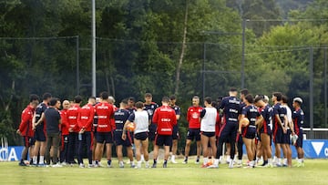 El excedente de jugadores, un problema a resolver en el Deportivo.