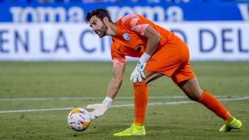 El portero de la UD Ibizia Germán Parreño durante un partido contra el Leganés.