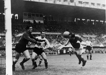 Con la dinámica con la que llegaba Hungría era fácil pensar que serían los próximos campeones del mundo, ya que además de haber ganado por una amplia diferencia a los alemanes en el Mundial, llevaban 33 partidos consecutivos sin conocer la derrota. Pese a ello, Alemania no agachó las orejas y salió con todo para arrebatarles el sueño a los húngaros.