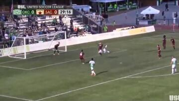 Voltereta y chilena en el soccer. ¿Golazo o antireglamentario?