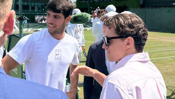 Carlos Alcaraz y Tom Holland, en Wimbledon.