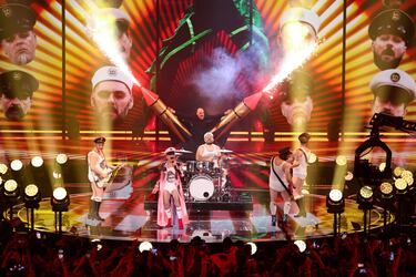 El conjunto croata de rock interpreta 'Mama ŠČ!'.