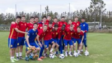 Los jugadores de la Sub-19 posan para AS en Huelva.