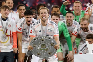 Ídolo del Tottenham, debutó en 2011 y se convirtió en máximo goleador histórico del club. Ganó tres Botas de Oro de la Premier y fue máximo goleador del Mundial 2018. En 2023 fichó por el Bayern Múnich por 95 millones de euros. En su primera temporada en Múnich, pese a establecer grandes registros goleadores, terminó la temporada sin ganar un solo título, acrecentando el mito alrededor de la “maldición de Kane”. Por suerte para él, en la temporada 2024-25 por fin consiguió hacerse con un título colectivo: la Bundesliga 2024-25.