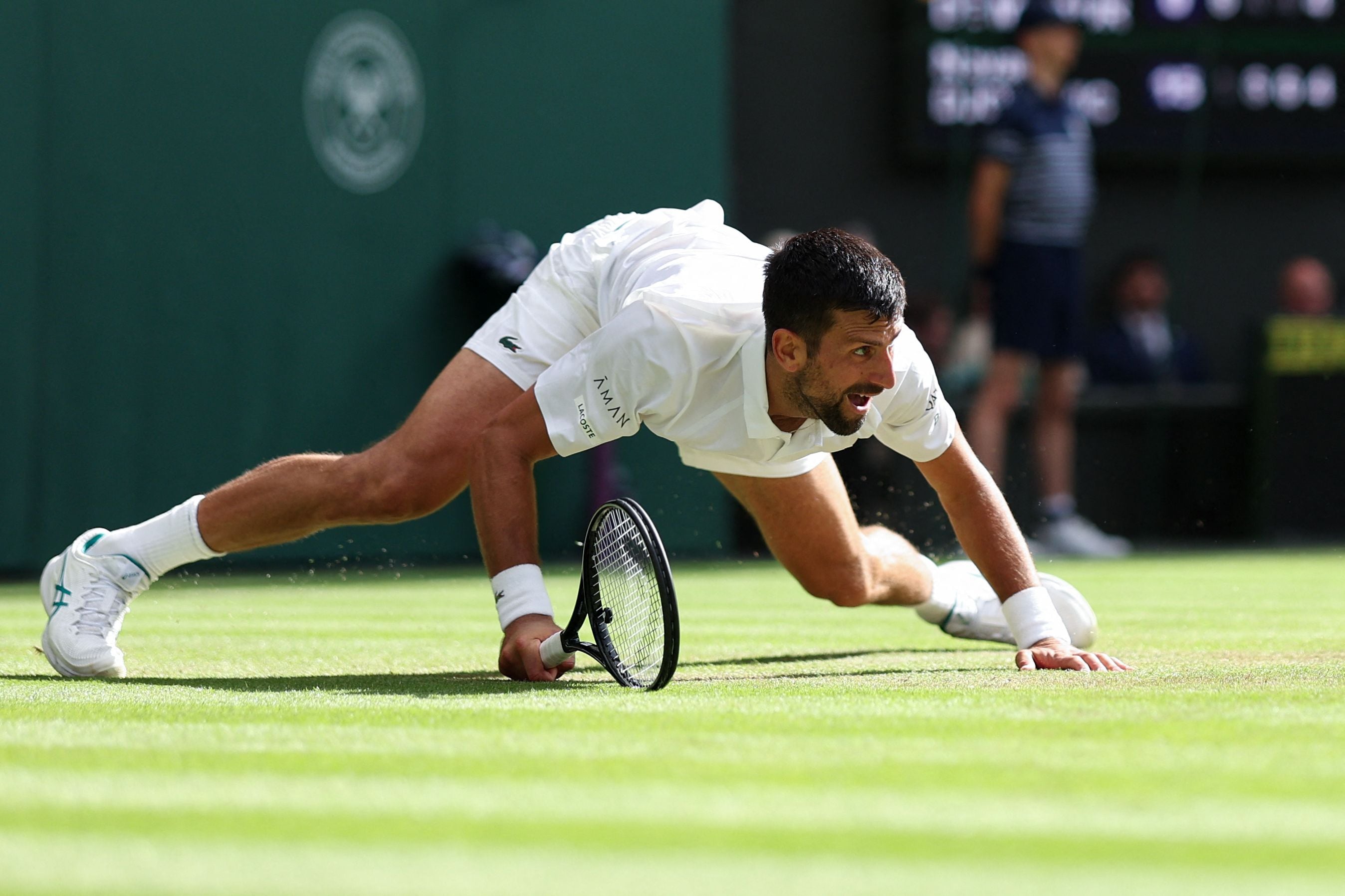 Djokovic le dedica a Federer una gloriosa remontada