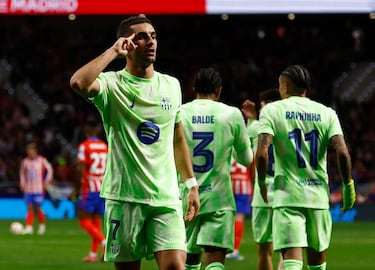 0-1. Ferran Torres celebra el primer tanto.