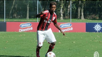 Seid Visin durante un partido con la selección juvenil del AC Milan