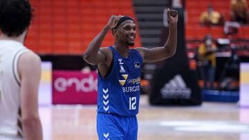 Thad McFadden celebra la victoria ante el Real Madrid en la fase final de Valencia.