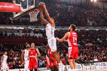 El Madrid cae con estrépito
