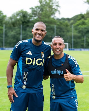 El legendario delantero venezolano retorna a España con autoridad y hambre de gol. Tras su paso reciente por Pachuca, donde anotó 36 goles en 70 partidos, el “Rey Salomón” regresa a Primera como figura del Oviedo para liderar su ofensiva y guiar el regreso a la élite. A sus 35 años, su experiencia y liderazgo serán clave para un equipo sediento de triunfos.