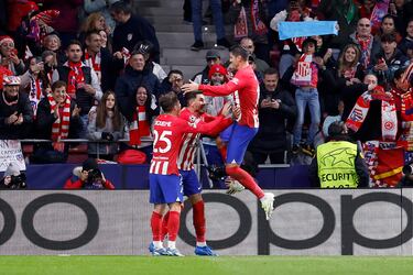 2-0. Álvaro Morata celebra el segundo gol que marca en el 45+2 de partido.