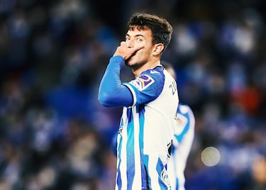 El técnico catalán del Fútbol Club Barcelona siempre se ha comunicado lo mucho que le gusta el mediocentro nacido en San Sebastián. Tras la última renovación con la Real Sociedad mantuvo su claúsula de rescisión en 60 millones de euros. La cantidad de la operación puede ser motivo para que el Barcelona rechace lanzarse a por el jugador. 