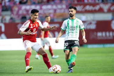 El Murcia pone en bandeja de oro el ascenso del Ceuta