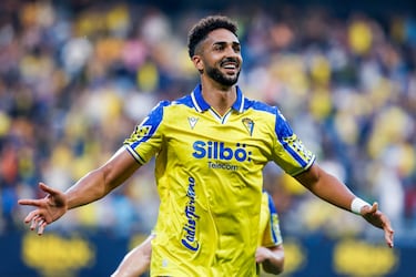 Chris Ramos deslumbra en Brasil