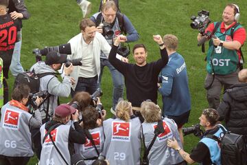 Xabi Alonso estrena su palmarés a lo grande con el histórico primer título del Bayer Leverkusen en la Bundesliga.
