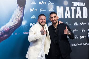 
Los hermanos hispanogeorgianos buscarán algo nunca logrado: proclamarse ambos en campeones de la UFC, la mayor compañía de artes marciales mixtas del mundo. Ilia es el actual monarca del peso pluma, y Aleksandre debutará la madrugada del sábado al domingo en el UFC 312 de Sídney, Australia, en el gallo ante Colby Thicknesse, con su hermano pequeño en la esquina.
