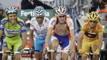 Valverde gana media Vuelta