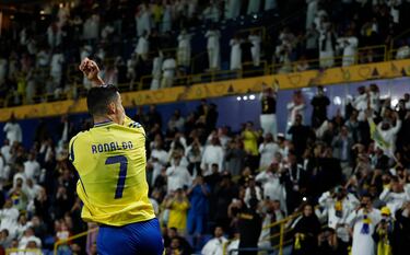 Celebración de Cristiano Ronaldo tras poner en el marcador el 2-0 a favor del Al-Nassr frente al Esteghlal Tehran Football Club, un conjunto de la  capital de la República Islámica de Irán.