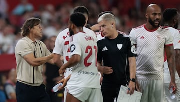 Almeyda, con sus jugadores.