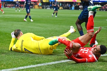 Cerramos con el caso más reciente. El joven mediapunta alemán se fracturó el peroné izquierdo tras un violento choque con Gianluigi Donnarumma durante el Mundial de Clubes. La lesión incluyó una luxación de tobillo, esta lesión le obligará a pasar por quirófano y estar de baja entre 4 y 5 meses.