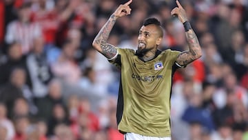 Continuan las provocaciones de Arturo Vidal a Franco Armani